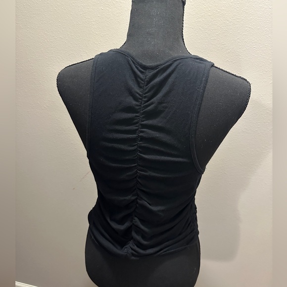 Universal Threads Black Ruched Women's Tank Top size medium - Picture 2 of 3
